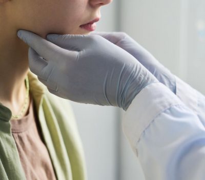 Nyirokcsomó-daganat tünetei: ezekre a figyelmeztető jelekre kell ügyelni